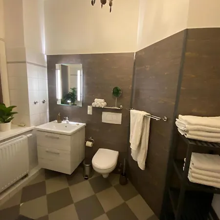 N A U T I C A - Ruhige Maritime Ferienwohnung Mit Balkon Familienfreundlich Apartment *