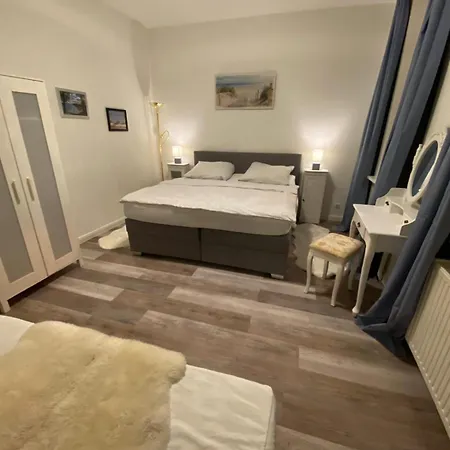 N A U T I C A - Ruhige Maritime Ferienwohnung Mit Balkon Familienfreundlich *