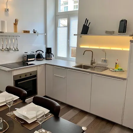 N A U T I C A - Ruhige Maritime Ferienwohnung Mit Balkon Familienfreundlich
