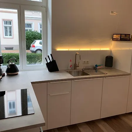 N A U T I C A - Ruhige Maritime Ferienwohnung Mit Balkon Familienfreundlich * Rostock