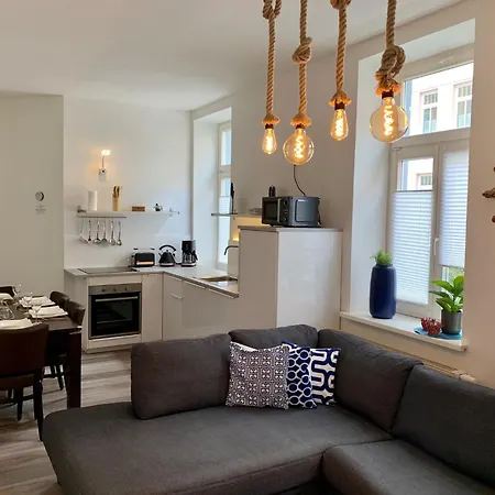 N A U T I C A - Ruhige Maritime Ferienwohnung Mit Balkon Familienfreundlich Apartment *